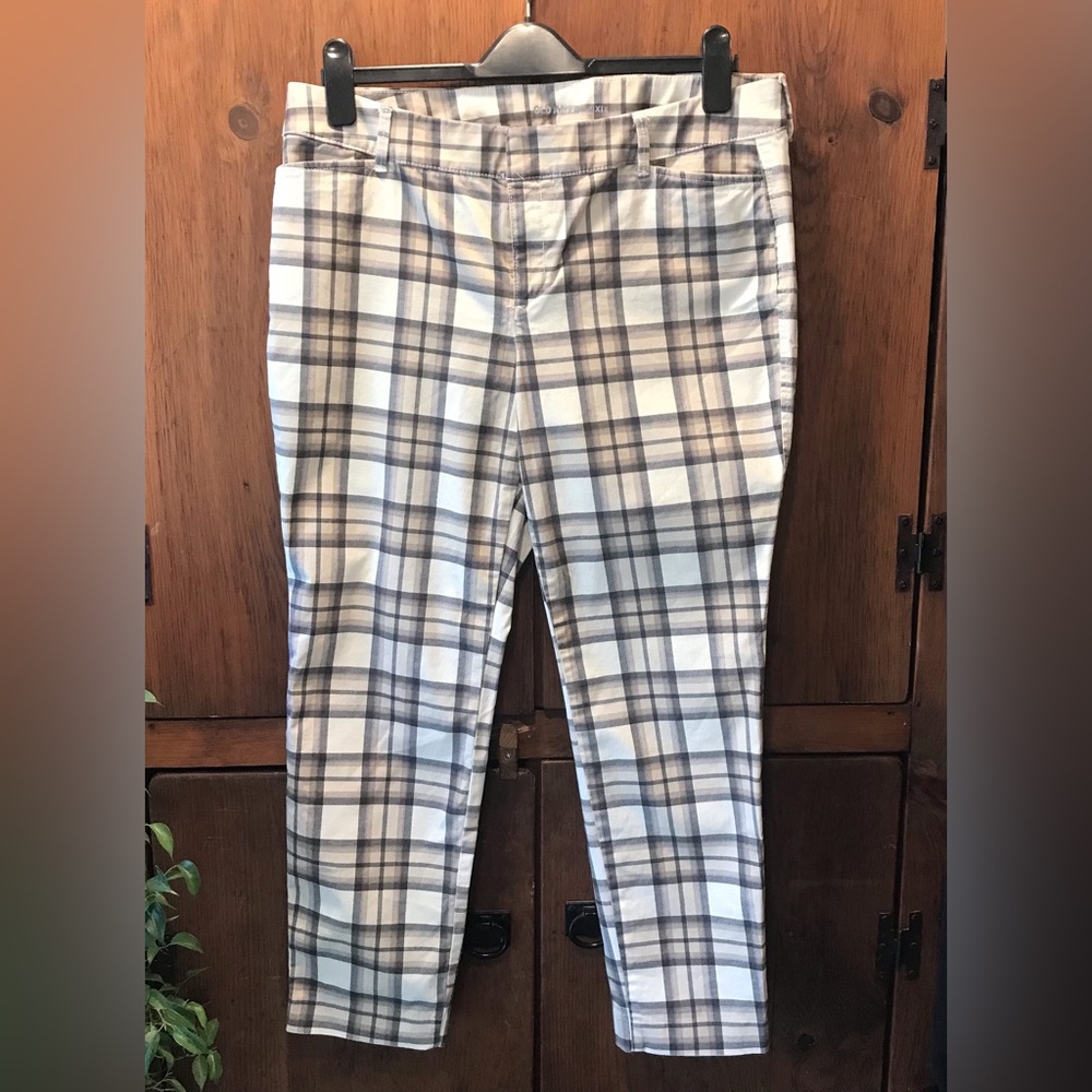 Old Navy  Plaid Pixie Pants - Size 10